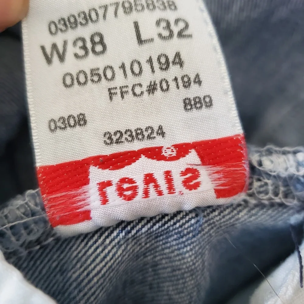 Levis 501 Jeans '08 Men 38x32 Blue Denim Straight  Button Fly Made Egypt Classic
